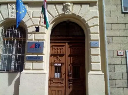 bolt_bejarat_k2